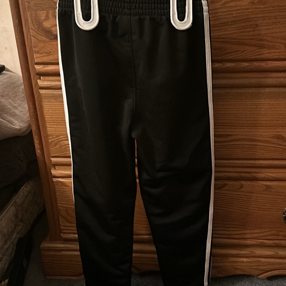 Boys Adidas track set - Picture 4 of 4
